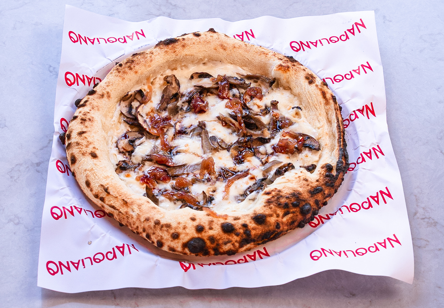 Mantar & Soğan pizza